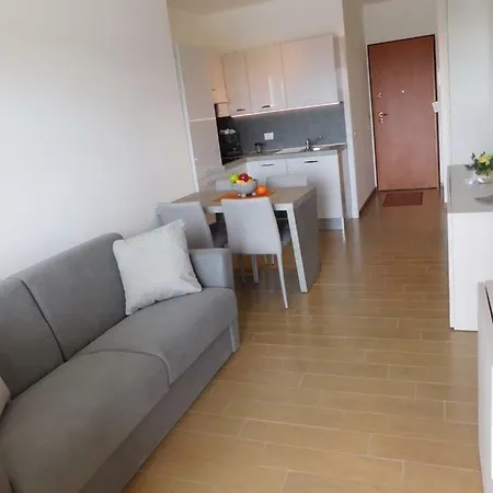Silver Apartman